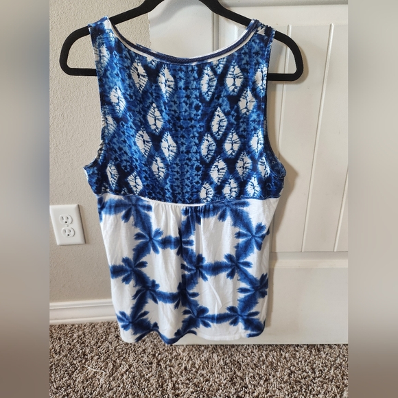 Akemi+Kin Top - Picture 3 of 4